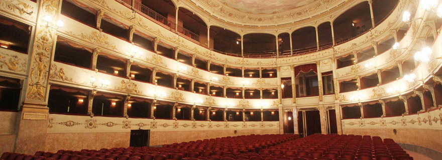Born in Florence: the ‘italian theater’ and the telephone